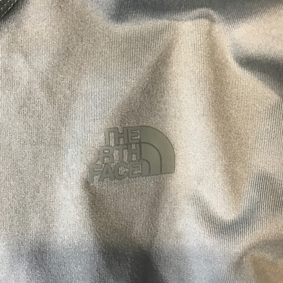 North Face Pullover with Zipper - Picture 2 of 2